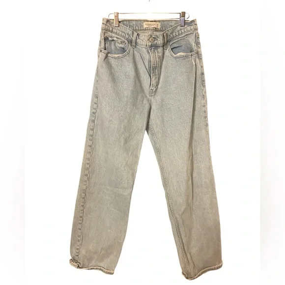 Abercrombie 90s Relaxed High Rise Jeans Light Wash Blue Denim Size 10 / 30 - Picture 2 of 7
